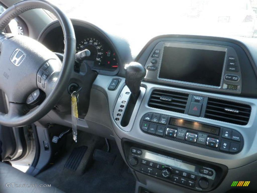 2008 Honda Odyssey Touring Controls Photo #38316831