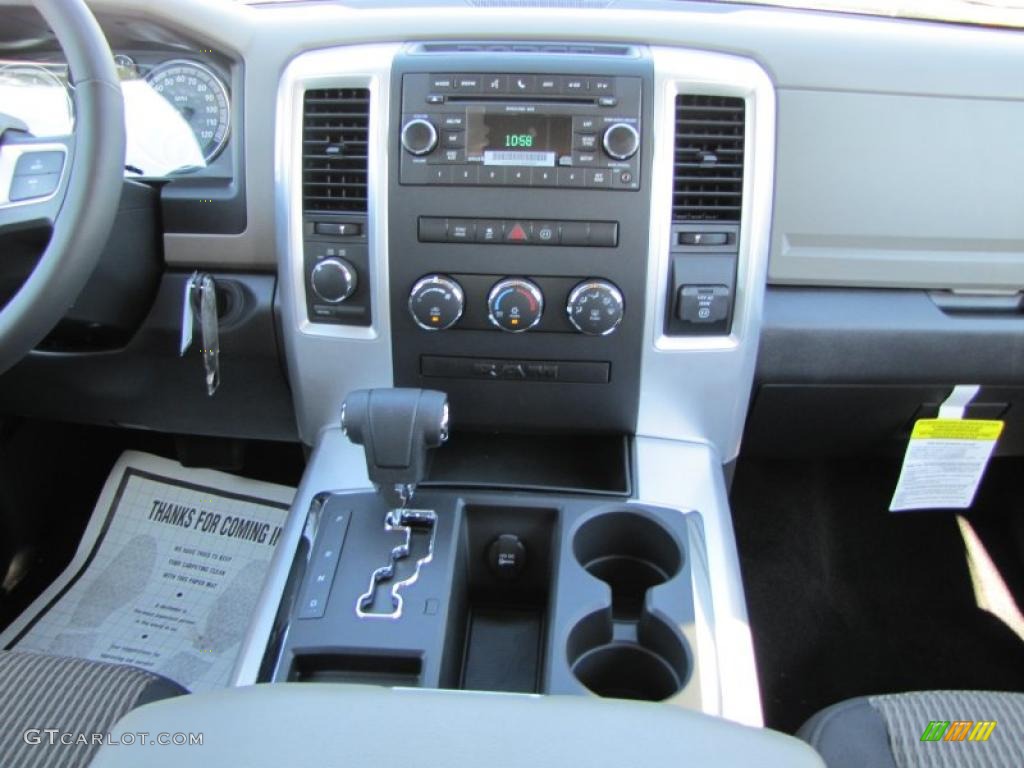 2011 Ram 1500 SLT Outdoorsman Crew Cab 4x4 - Bright White / Dark Slate Gray/Medium Graystone photo #11