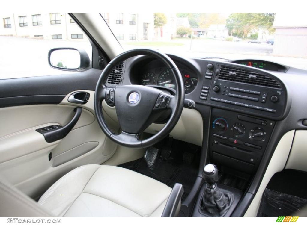 2004 Saab 9-3 Linear Sedan Controls Photo #38318743