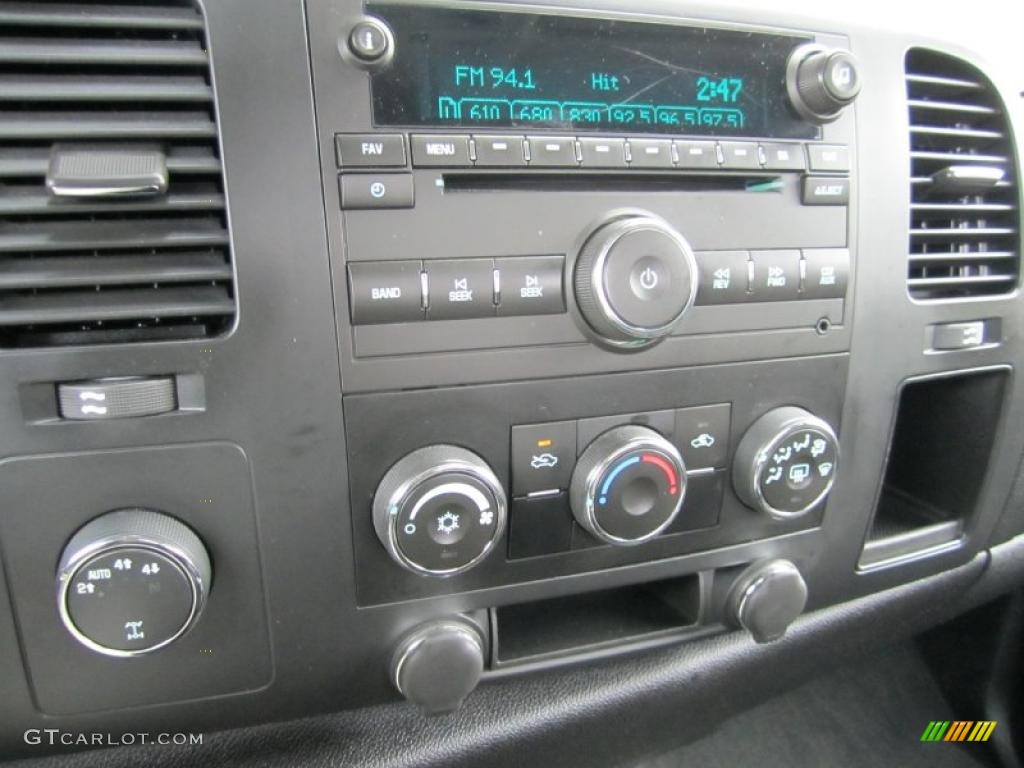 2007 Chevrolet Silverado 1500 LT Regular Cab 4x4 Controls Photo #38320931