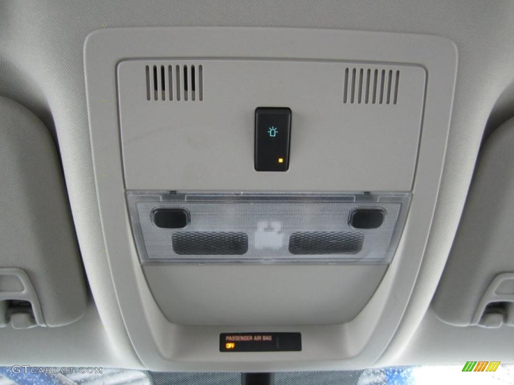 2007 Chevrolet Silverado 1500 LT Regular Cab 4x4 Controls Photo #38320943