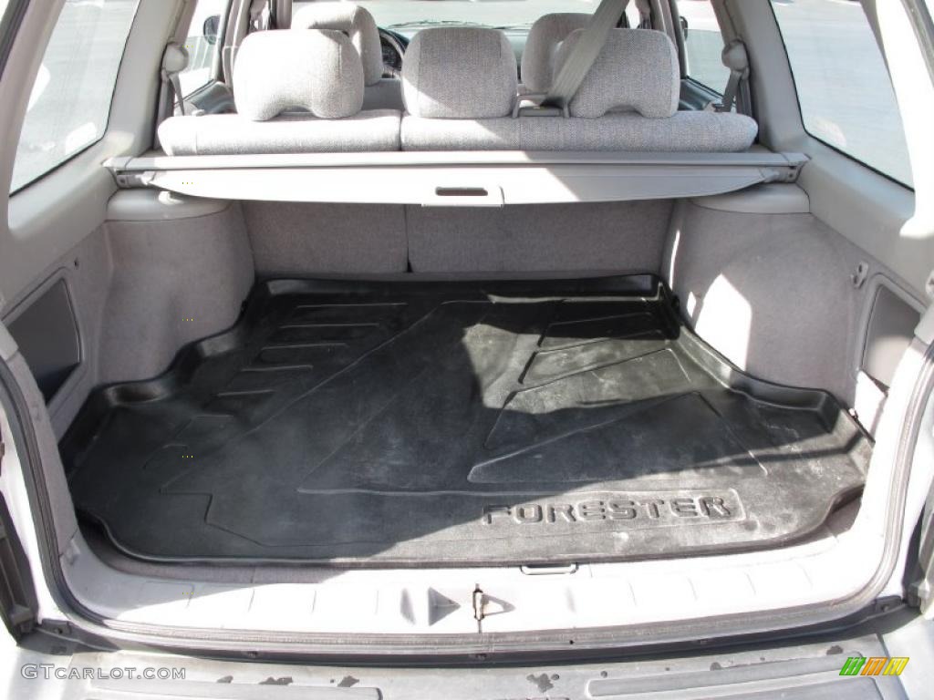 2001 Subaru Forester 2.5 L Trunk Photos