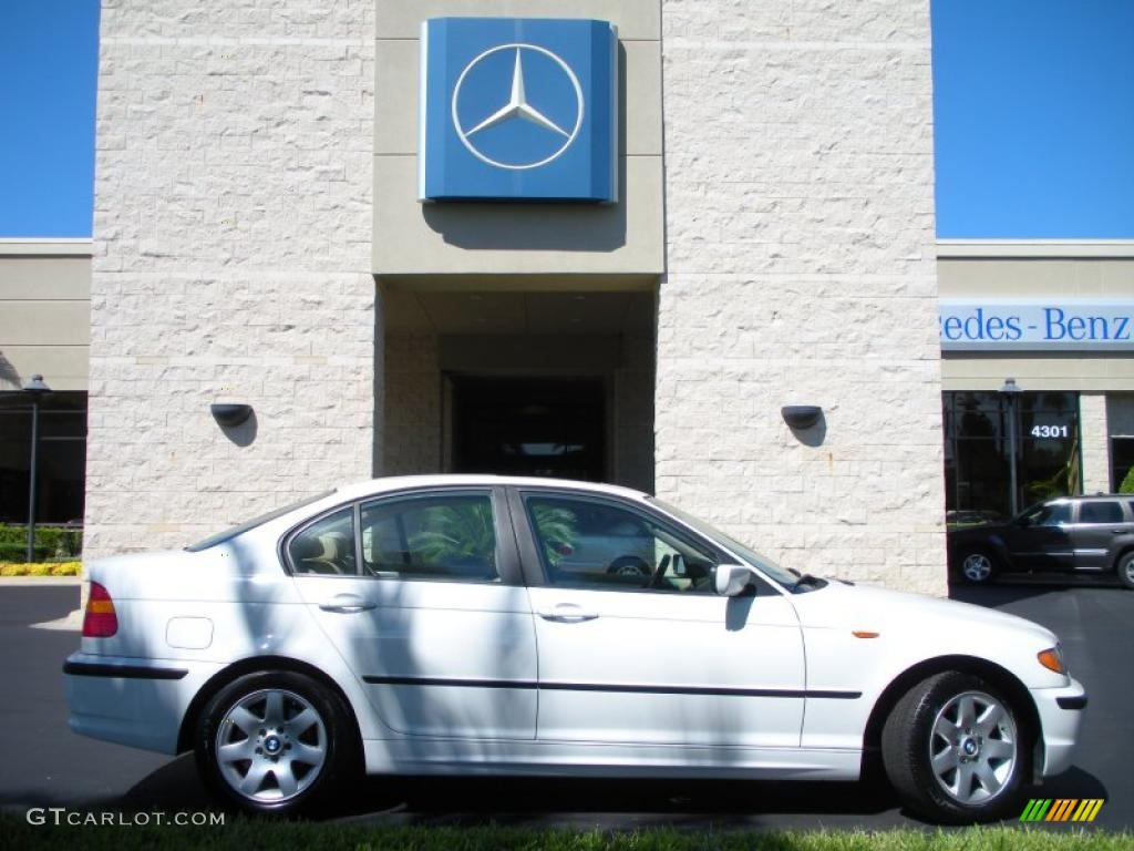 2004 3 Series 325i Sedan - Alpine White / Sand photo #5