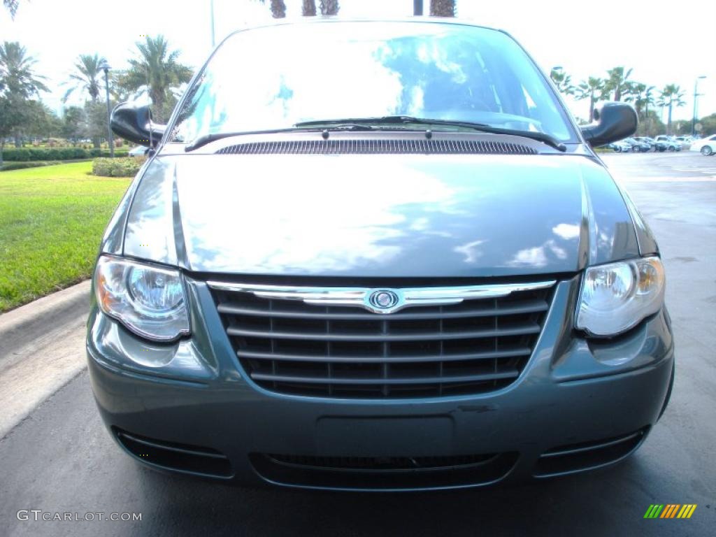 2007 Town & Country LX - Magnesium Pearl / Medium Slate Gray photo #3
