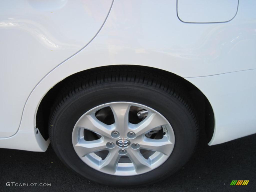 2011 Camry LE - Super White / Ash photo #10