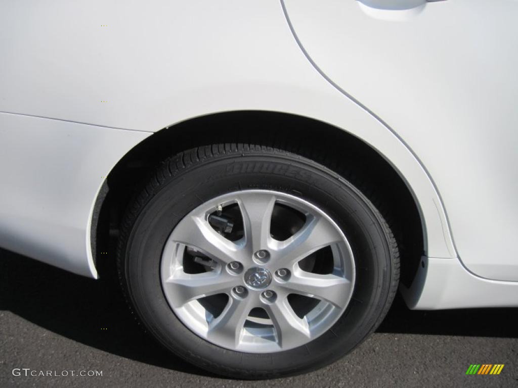 2011 Camry LE - Super White / Ash photo #11