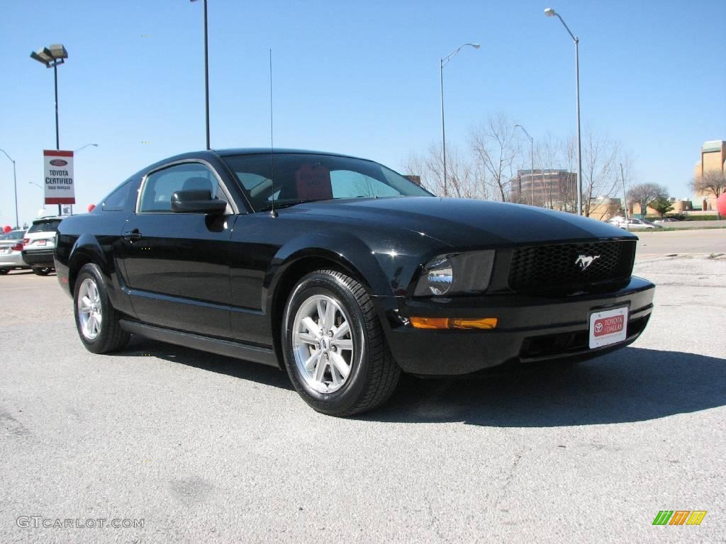 2007 Mustang V6 Deluxe Coupe - Black / Light Graphite photo #4