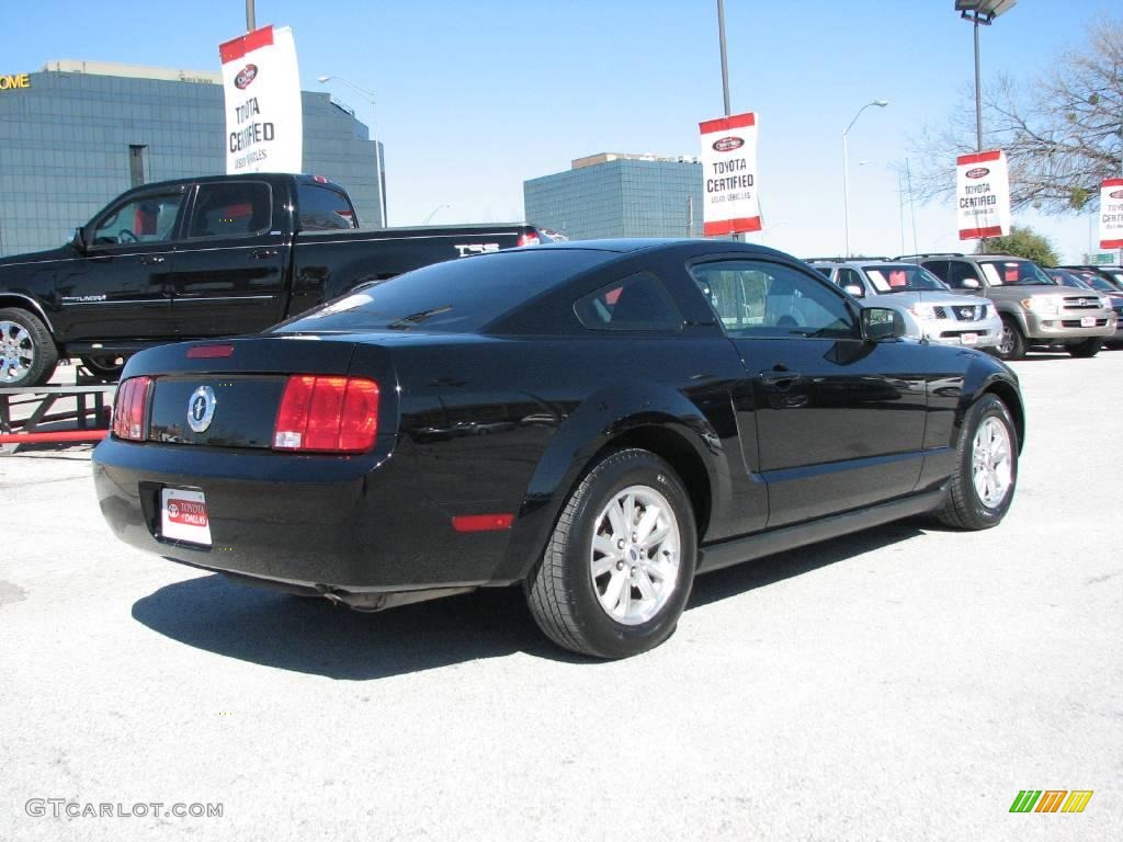 2007 Mustang V6 Deluxe Coupe - Black / Light Graphite photo #6