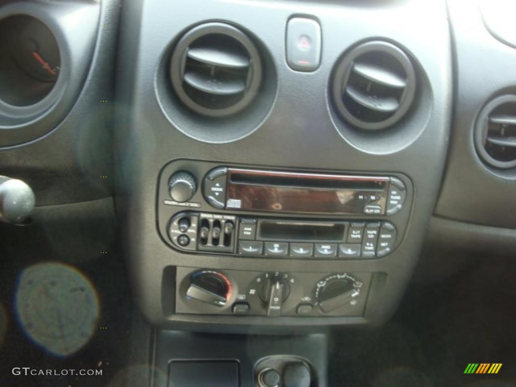 2001 Dodge Stratus SE Coupe Controls Photo #38333483
