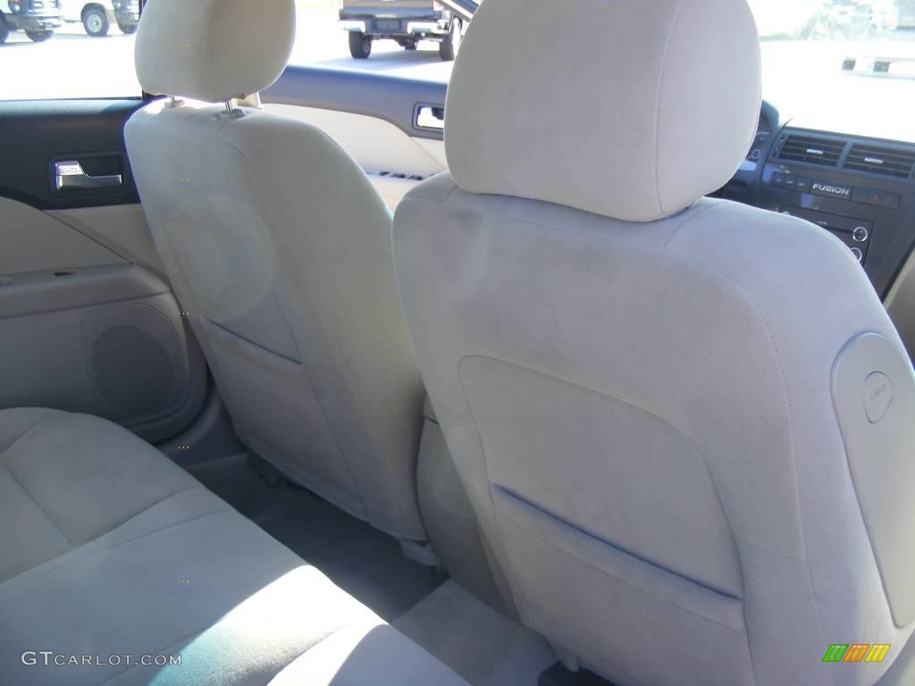 2008 Fusion SE V6 - White Suede / Medium Light Stone photo #26