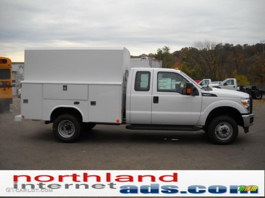 2011 F350 Super Duty XL SuperCab 4x4 Chassis Commercial - Oxford White / Steel photo #5
