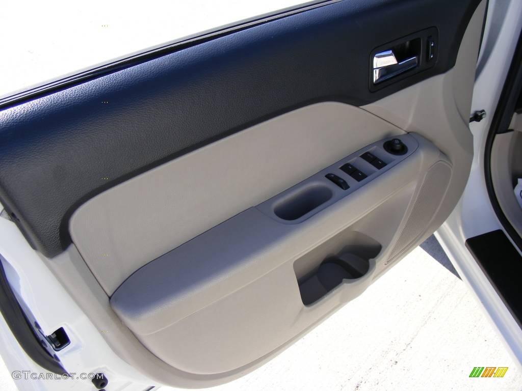 2008 Fusion SE V6 - White Suede / Medium Light Stone photo #30