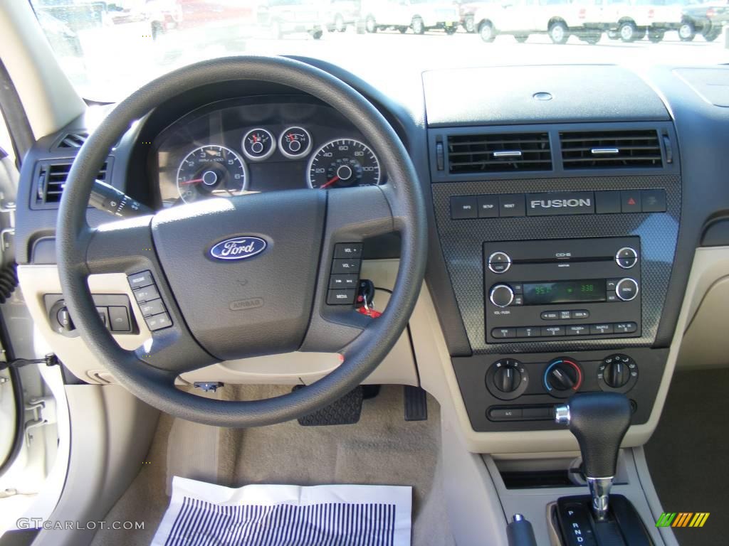 2008 Fusion SE V6 - White Suede / Medium Light Stone photo #34