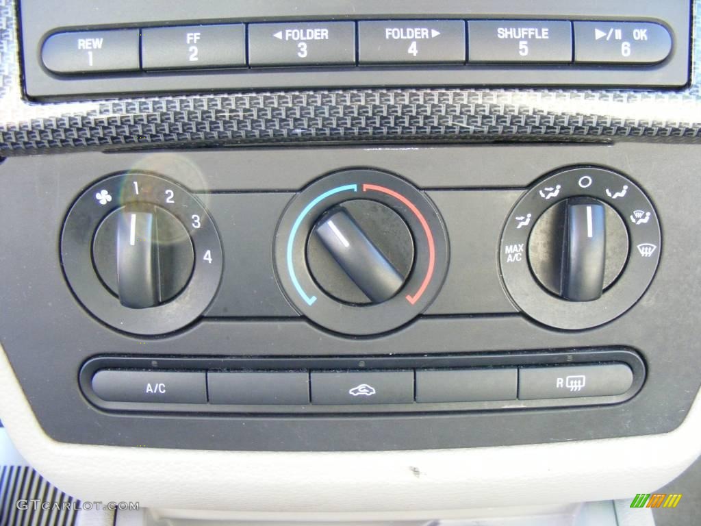 2008 Fusion SE V6 - White Suede / Medium Light Stone photo #37