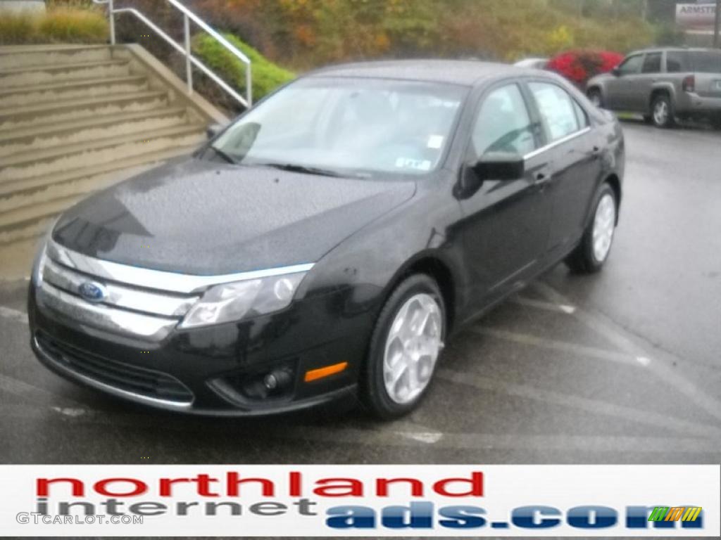 2011 Fusion SE - Tuxedo Black Metallic / Medium Light Stone photo #2