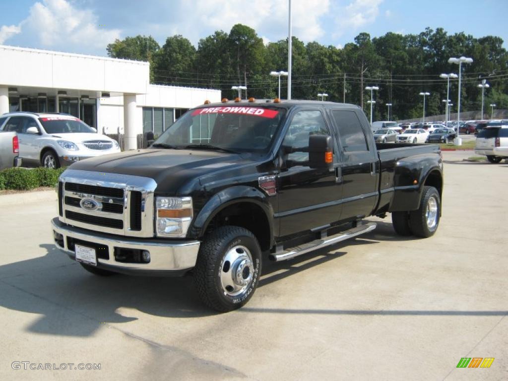 Black Ford F350 Super Duty