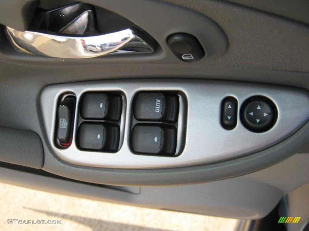 2007 Chevrolet Malibu Maxx LT Wagon Controls Photo #38335035