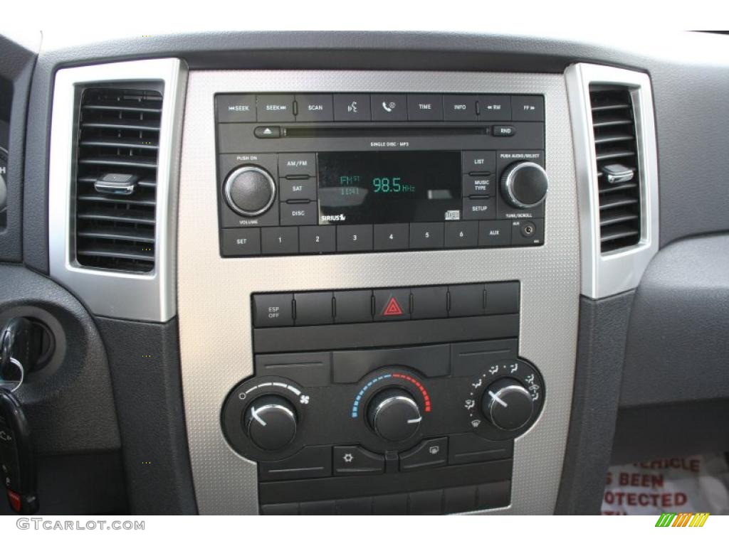 2008 Grand Cherokee Laredo 4x4 - Stone White / Dark Slate Gray/Light Graystone photo #20