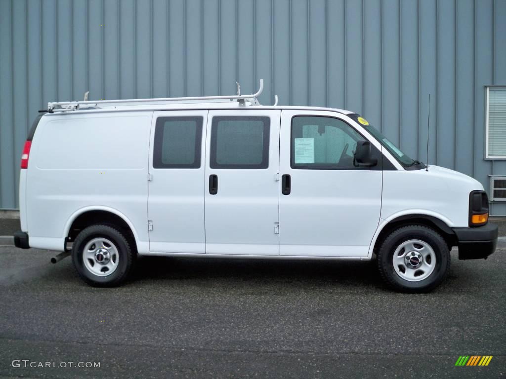 2006 Savana Van 1500 Cargo - Summit White / Medium Pewter photo #2