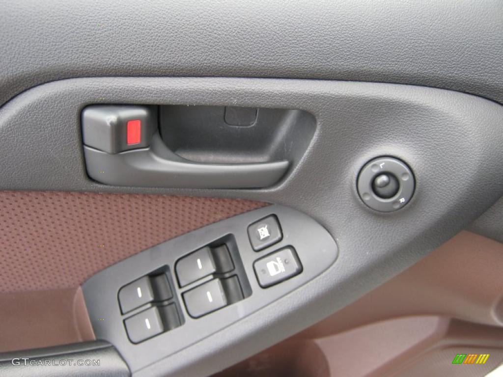 2010 Kia Forte EX Controls Photo #38337403