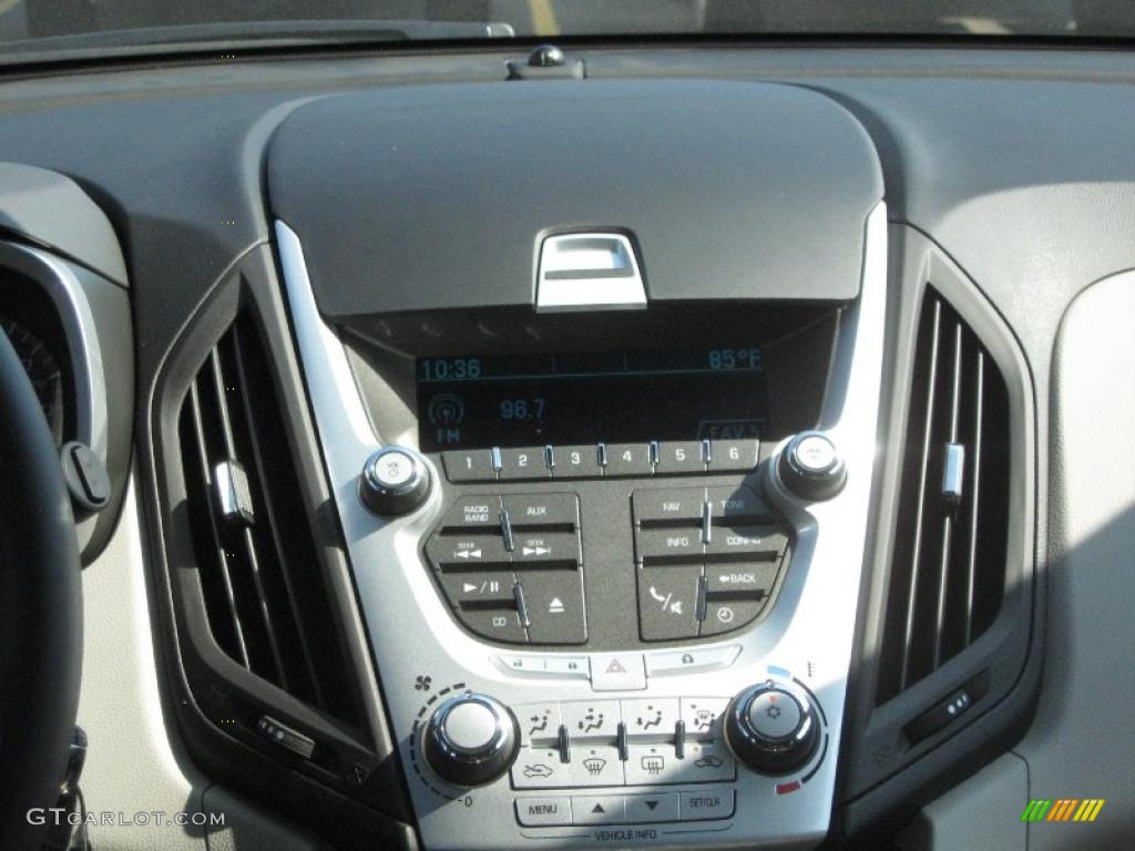 2011 Chevrolet Equinox LT Controls Photo #38337723