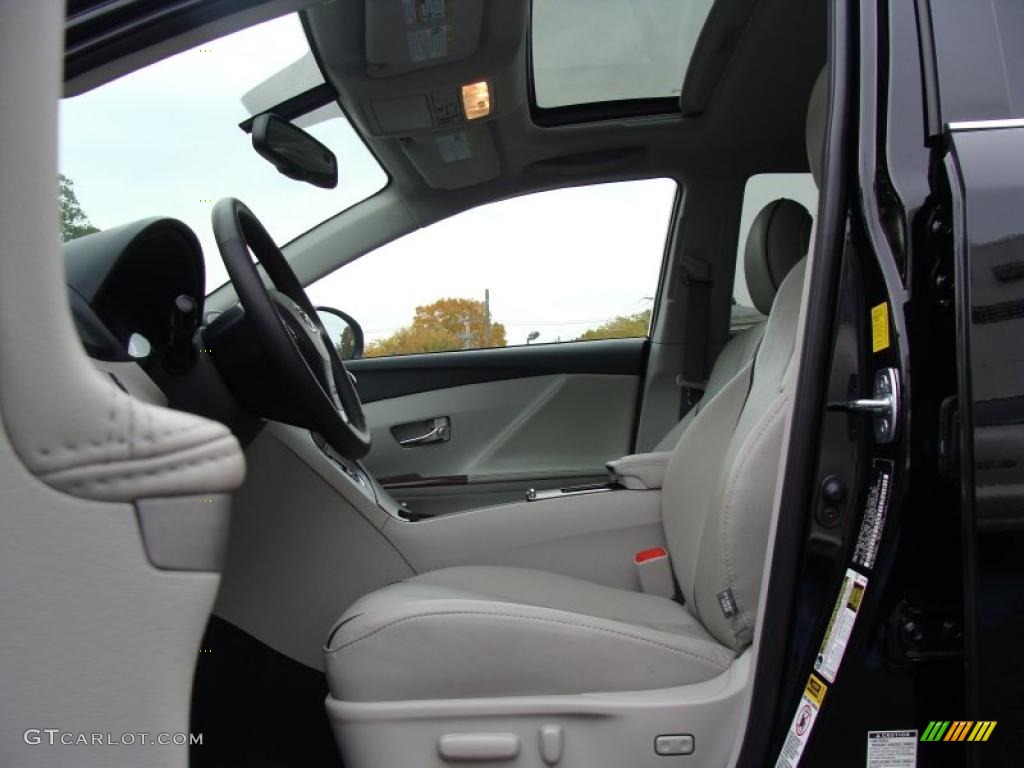 Gray Interior 2010 Toyota Venza V6 AWD Photo #38339732