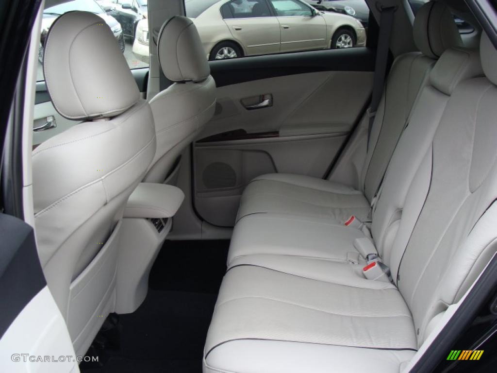 Gray Interior 2010 Toyota Venza V6 AWD Photo #38339740