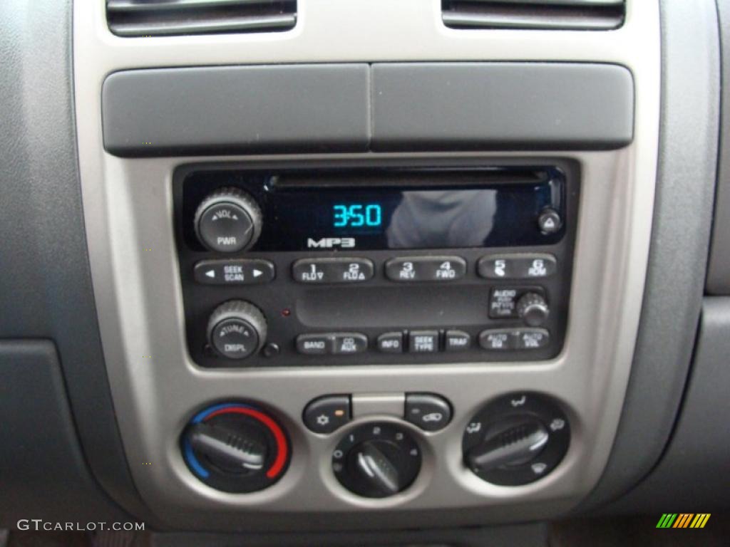2005 Chevrolet Colorado LS Extended Cab Controls Photo #38339812