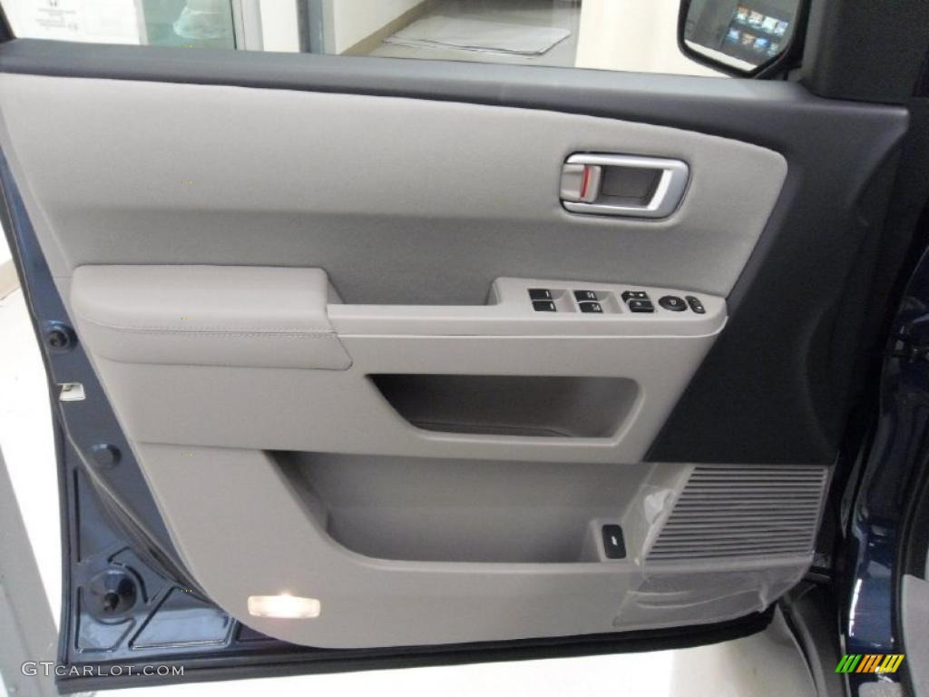 Gray Interior 2011 Honda Pilot EX Photo #38348530