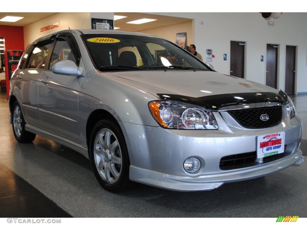 2006 Spectra Spectra5 Hatchback - Clear Silver / Gray photo #9