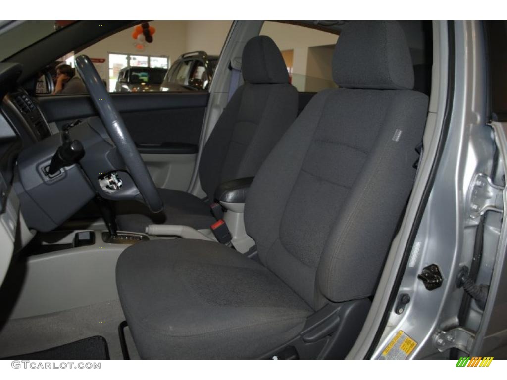 Gray Interior 2006 Kia Spectra Spectra5 Hatchback Photo #38348766