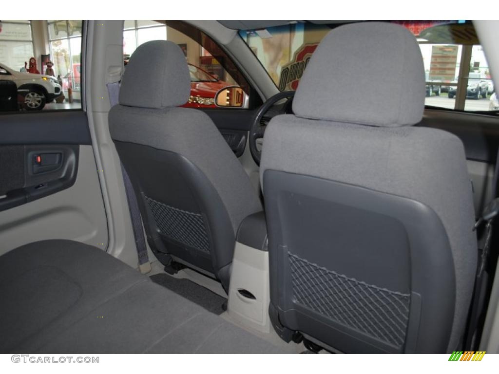 Gray Interior 2006 Kia Spectra Spectra5 Hatchback Photo #38348830