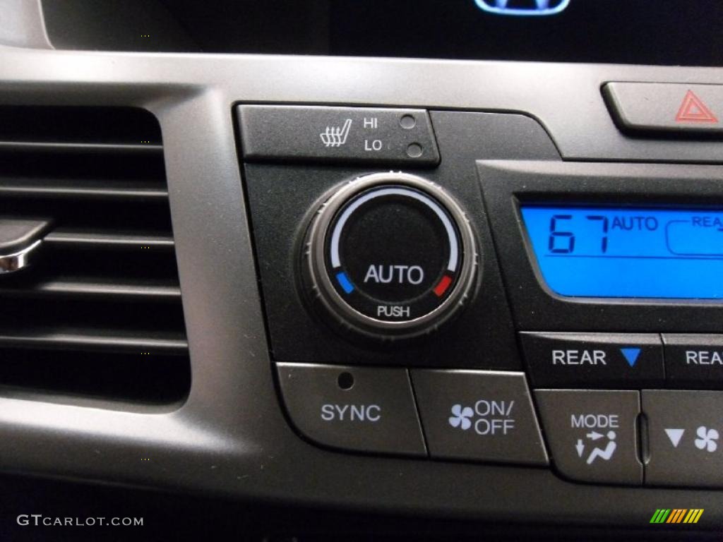 2011 Honda Odyssey EX-L Controls Photo #38350082
