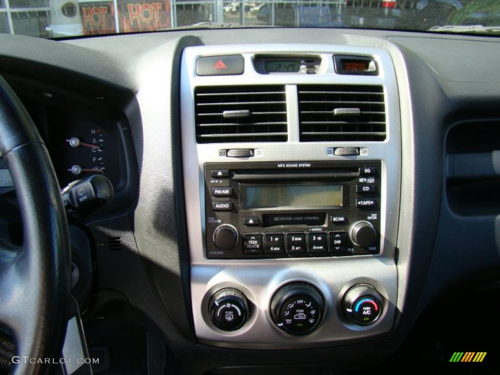 2006 Kia Sportage LX V6 Controls Photo #38350310