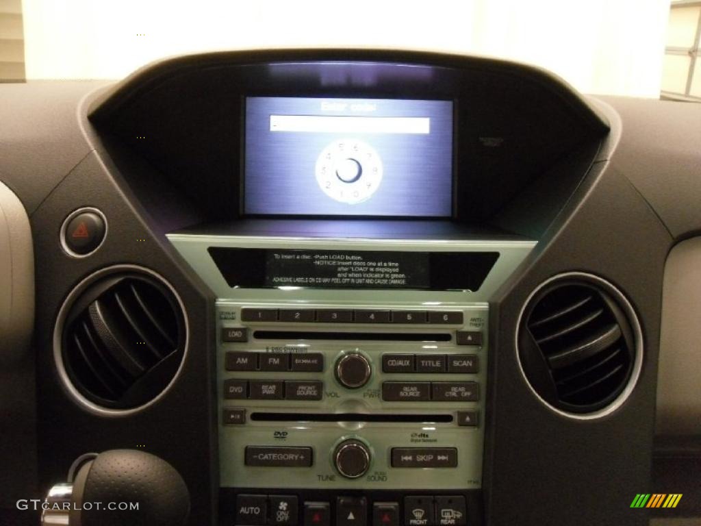 2011 Honda Pilot Touring 4WD Controls Photo #38352202