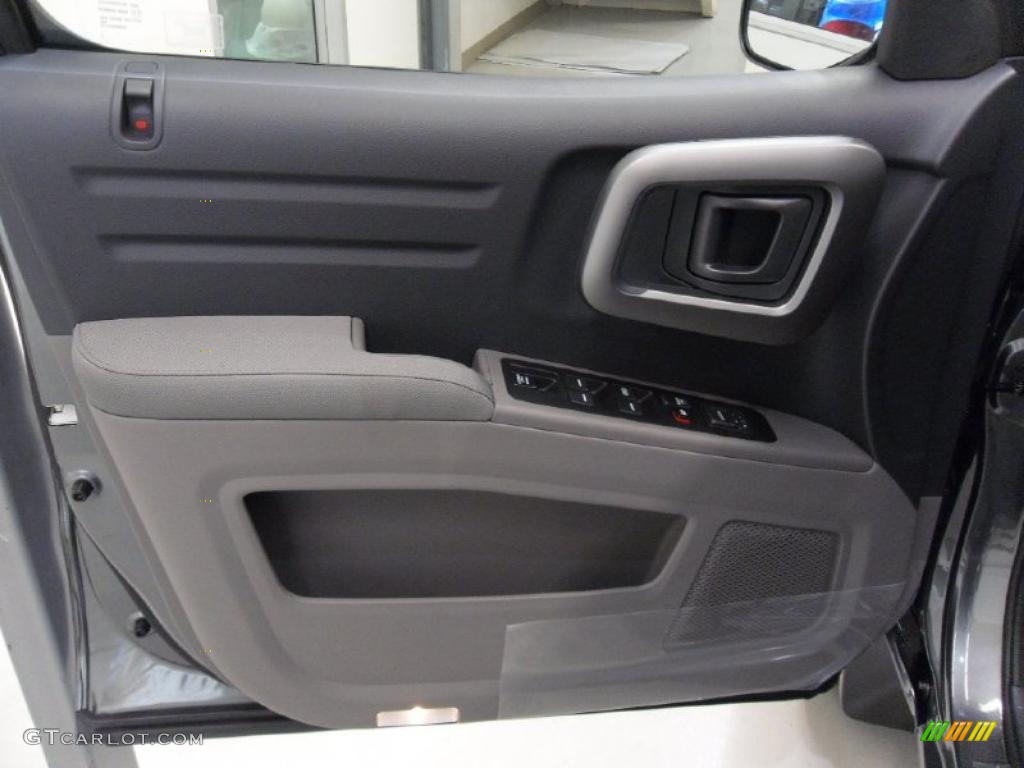 Gray Interior 2011 Honda Ridgeline RTS Photo #38352610