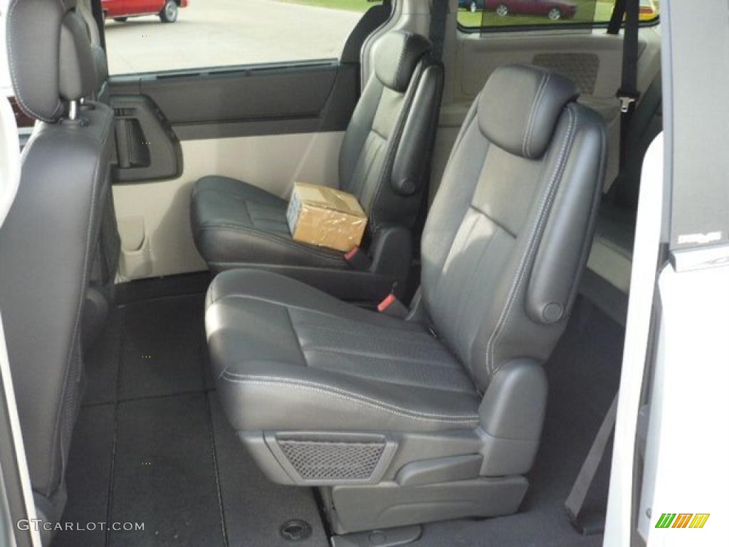 Dark Slate Gray Light Shale Interior 2010 Chrysler Town