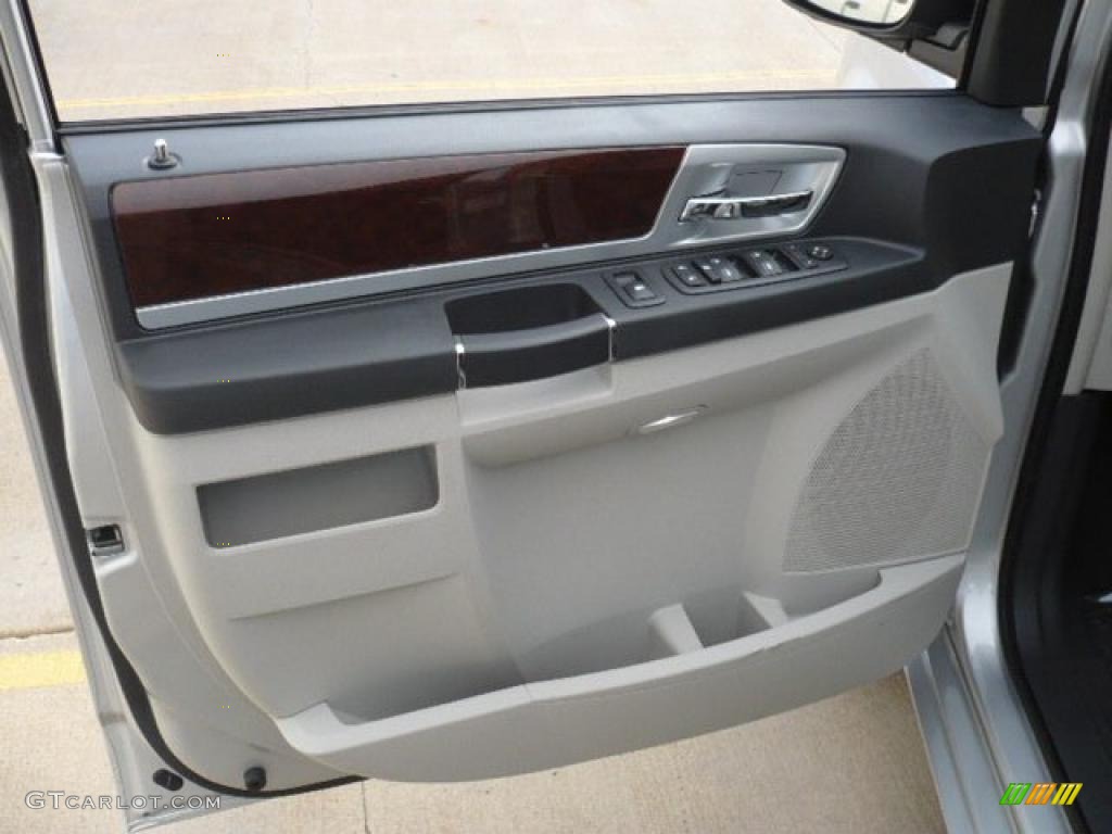 Dark Slate Gray/Light Shale Interior 2010 Chrysler Town & Country Touring Photo #38353238