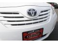 Super White - Camry LE Photo No. 30