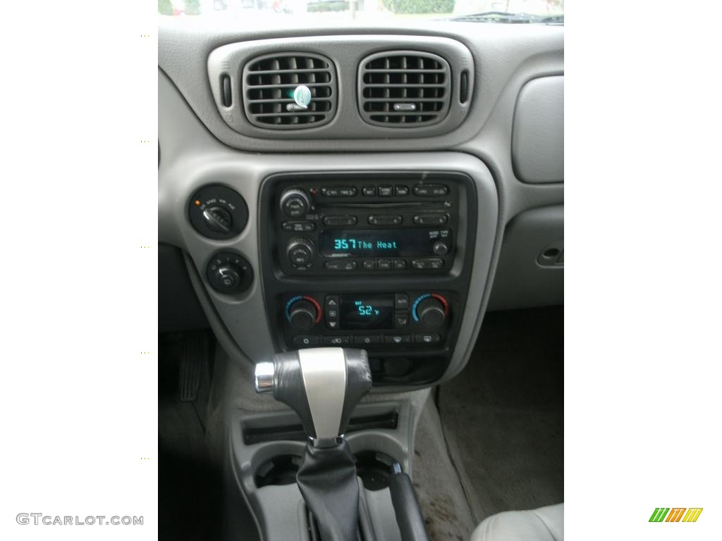 2005 TrailBlazer LT 4x4 - Majestic Red Metallic / Light Gray photo #11