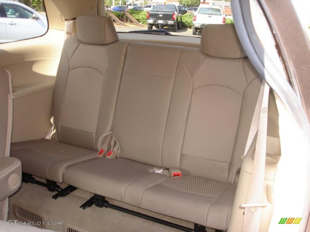 Tan Interior 2010 Saturn Outlook XE Photo #38355330