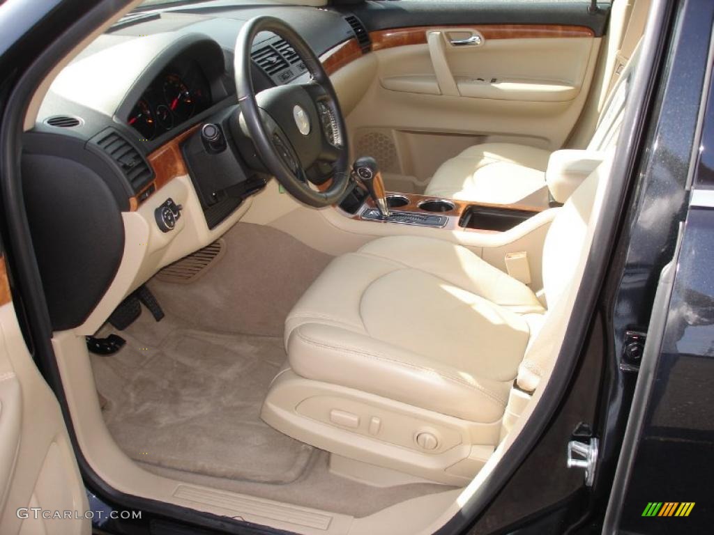 Tan Interior 2010 Saturn Outlook XR Photo #38355766