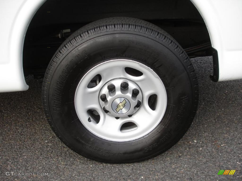 2010 Chevrolet Express 2500 Work Van Wheel Photo #38356570