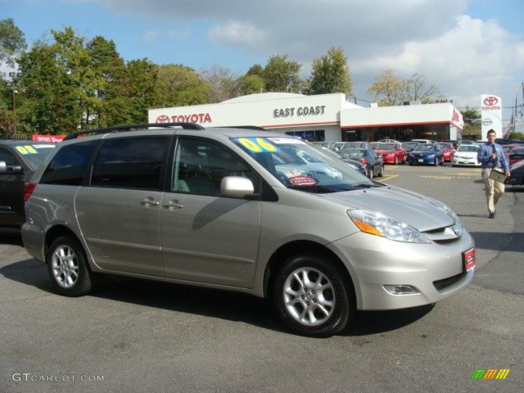 2006 Sienna XLE AWD - Silver Shadow Pearl / Stone Gray photo #1