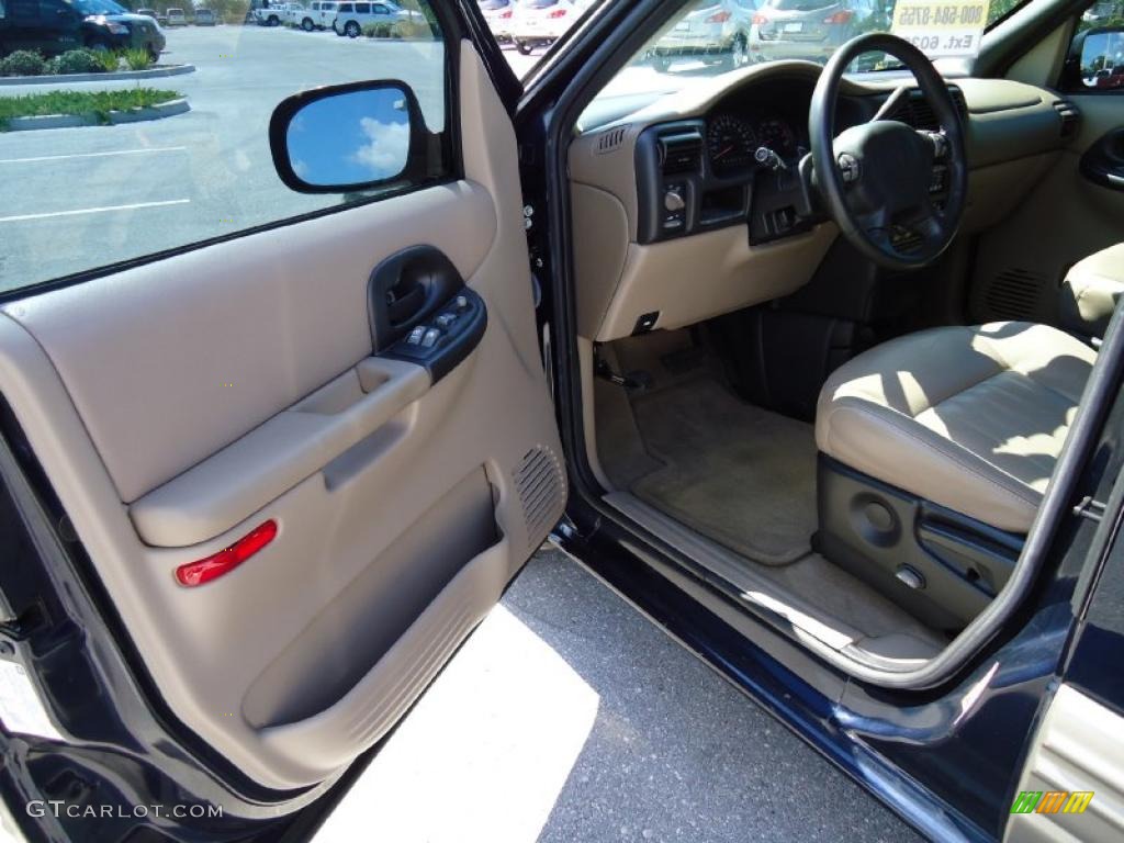 2004 Pontiac Montana Standard Montana Model interior Photo #38359670
