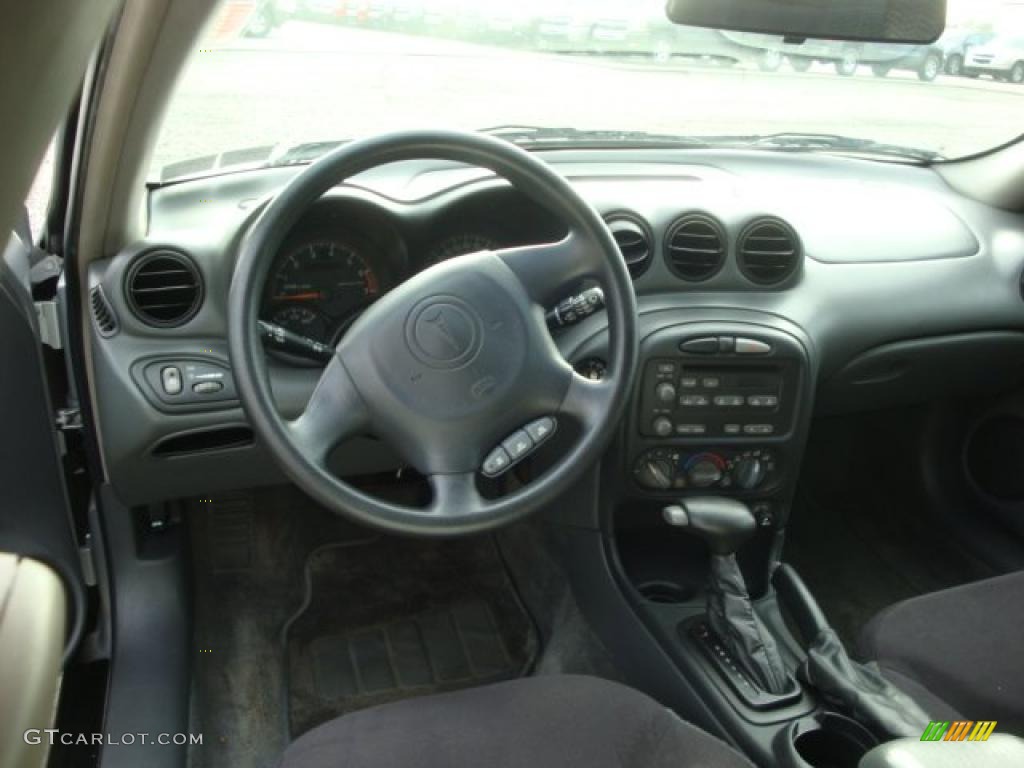 2003 Pontiac Grand Am SE Sedan Dark Pewter Dashboard Photo #38360954
