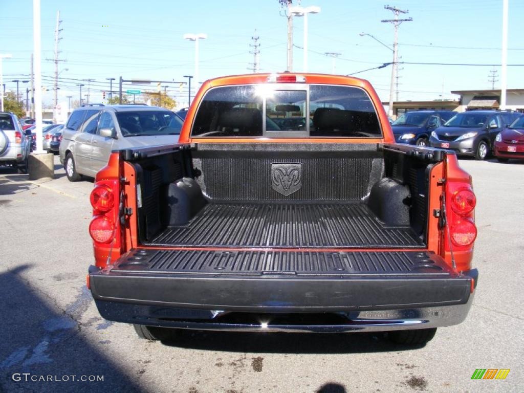 2008 Dakota Laramie Crew Cab 4x4 - Sunburst Orange Pearl / Dark Slate Gray/Medium Slate Gray photo #26