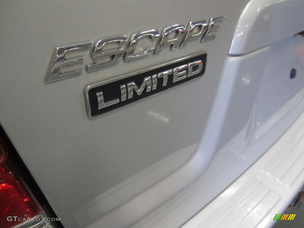 2003 Ford Escape Limited 4WD Marks and Logos Photos