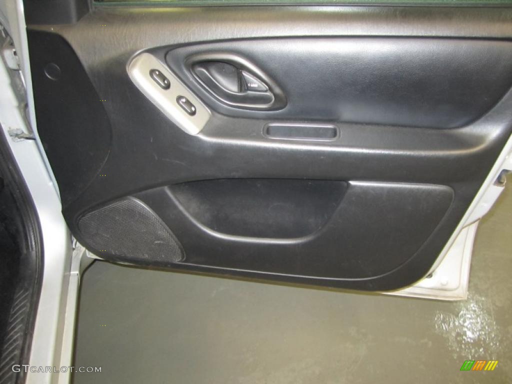 Ebony Black Interior 2003 Ford Escape Limited 4WD Photo #38363850