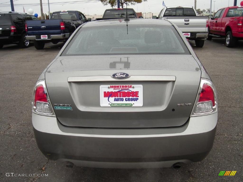 2008 Fusion SE V6 - Vapor Silver Metallic / Charcoal Black photo #4